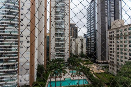 Vista de apartamento à venda com 2 quartos, 65m² em Vila Olímpia, São Paulo