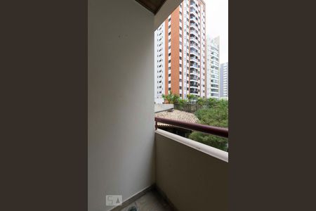 Varanda de apartamento à venda com 2 quartos, 68m² em Moema, São Paulo