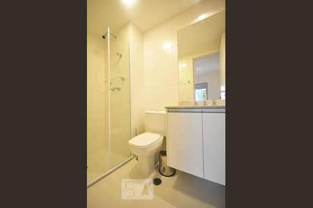 banheiro de kitnet/studio para alugar com 1 quarto, 36m² em Santo Amaro, São Paulo