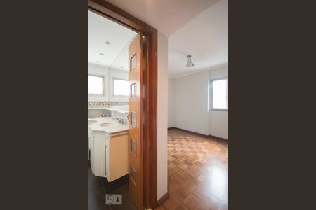 Suíte de apartamento para alugar com 3 quartos, 120m² em Campo Belo, São Paulo