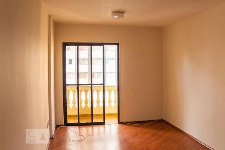 sala de apartamento para alugar com 2 quartos, 70m² em Parque Imperial, São Paulo