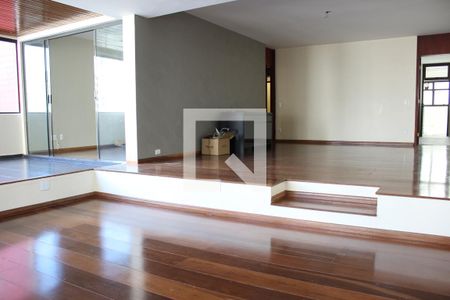 Apartamento para alugar com 184m², 3 quartos e 3 vagasSalas