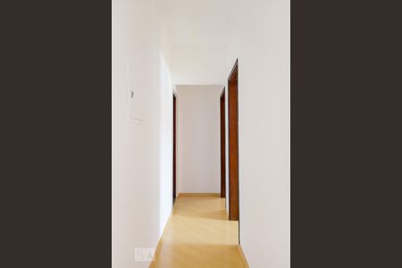 Corredor de apartamento à venda com 2 quartos, 75m² em Osvaldo Cruz, São Caetano do Sul
