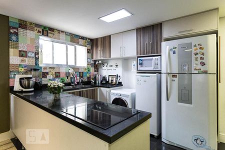 Cozinha de apartamento para alugar com 1 quarto, 40m² em Nova Piraju, São Paulo