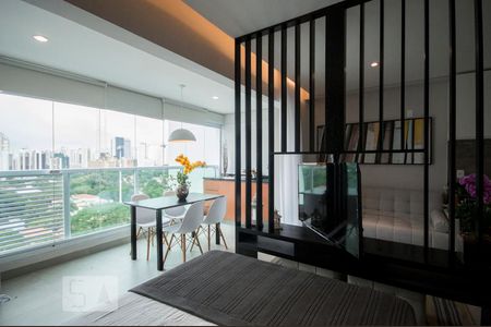 Quarto/Varanda Gourmet de kitnet/studio para alugar com 1 quarto, 34m² em Brooklin Paulista, São Paulo