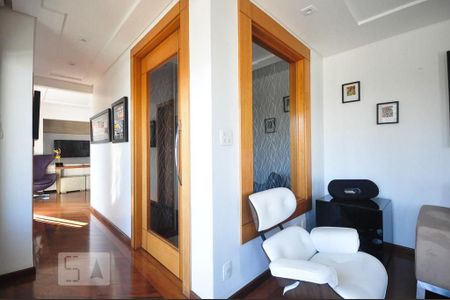 hall de entrada de apartamento para alugar com 3 quartos, 170m² em Vila Suzana, São Paulo