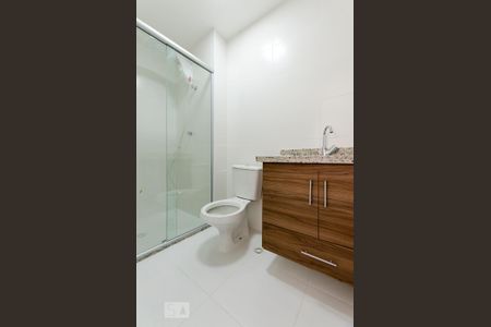 Banheiro da suíte de apartamento à venda com 1 quarto, 29m² em Santa Efigênia, São Paulo