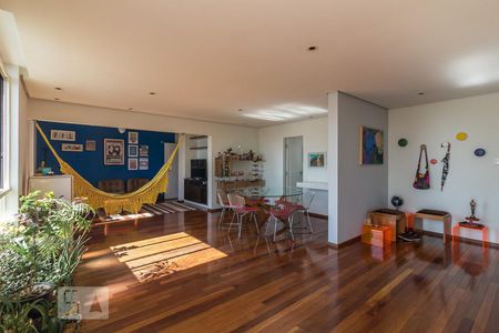 Sala de apartamento à venda com 2 quartos, 150m² em Bela Vista, São Paulo