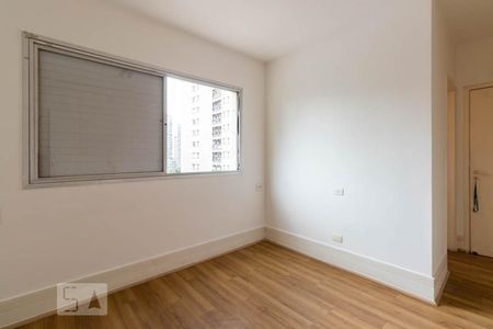 Suite de apartamento para alugar com 3 quartos, 114m² em Vila Uberabinha, São Paulo
