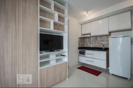 Sala/Cozinha de apartamento para alugar com 1 quarto, 36m² em Vila Cordeiro, São Paulo
