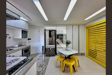 Apartamento à venda com 150m², 3 quartos e 2 vagas Apartamento à venda com 150m², 3 quartos e 2 vagasCozinha