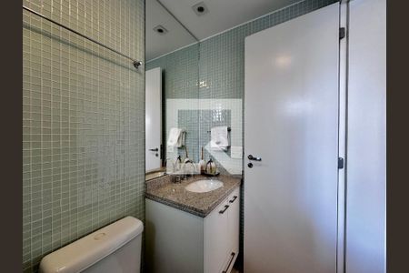 Apartamento à venda com 150m², 3 quartos e 2 vagas Apartamento à venda com 150m², 3 quartos e 2 vagasBanheiro Suíte 2