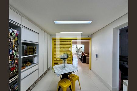 Apartamento à venda com 150m², 3 quartos e 2 vagas Apartamento à venda com 150m², 3 quartos e 2 vagasCozinha