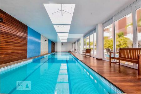 Apartamento à venda com 150m², 3 quartos e 2 vagas Apartamento à venda com 150m², 3 quartos e 2 vagasPiscina Coberta