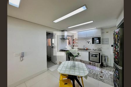 Apartamento à venda com 150m², 3 quartos e 2 vagas Apartamento à venda com 150m², 3 quartos e 2 vagasCozinha