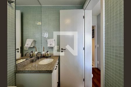 Apartamento à venda com 150m², 3 quartos e 2 vagas Apartamento à venda com 150m², 3 quartos e 2 vagasBanheiro Suíte 2