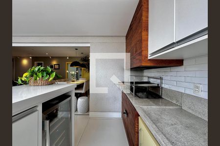 Apartamento à venda com 150m², 3 quartos e 2 vagas Apartamento à venda com 150m², 3 quartos e 2 vagasVaranda