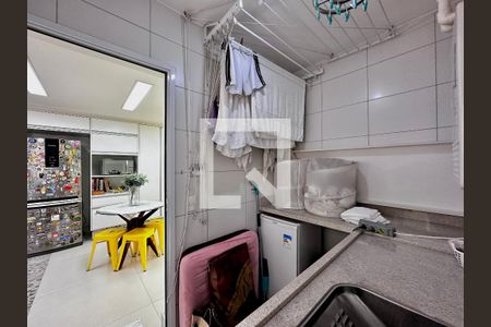 Apartamento à venda com 150m², 3 quartos e 2 vagas Apartamento à venda com 150m², 3 quartos e 2 vagasÁrea de Serviço