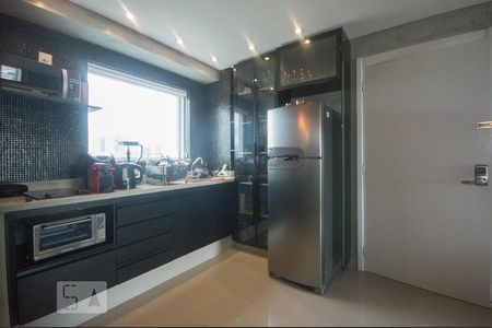 Cozinha de apartamento para alugar com 1 quarto, 54m² em Brooklin Paulista, São Paulo