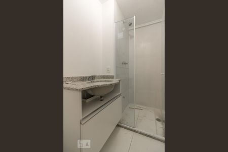 Banheiro de kitnet/studio para alugar com 1 quarto, 35m² em Bela Vista, São Paulo