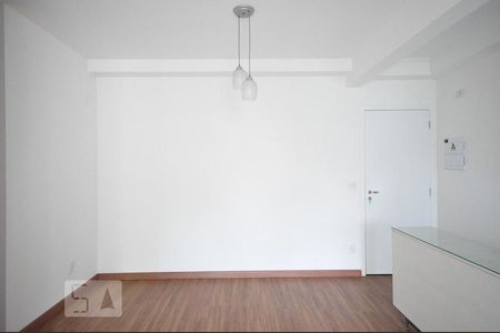 sala de apartamento para alugar com 2 quartos, 64m² em Vila Alexandria, São Paulo