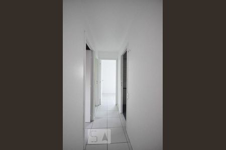 corredor	 de apartamento à venda com 3 quartos, 60m² em Jardim Londrina, São Paulo