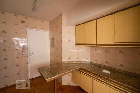 Cozinha de apartamento à venda com 2 quartos, 70m² em Vila Azevedo, São Paulo