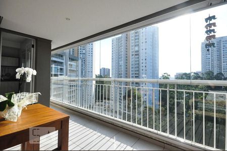 varanda de apartamento para alugar com 3 quartos, 168m² em Vila Andrade, São Paulo