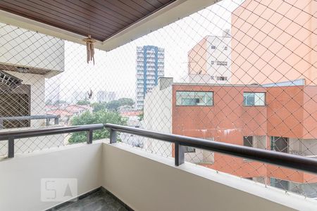 Apartamento para alugar com 140m², 3 quartos e 2 vagas Apartamento para alugar com 140m², 3 quartos e 2 vagasVaranda