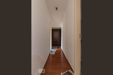 Corredor de apartamento para alugar com 3 quartos, 111m² em Bela Vista, São Paulo