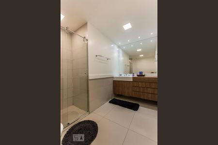 Banheiro de apartamento para alugar com 1 quarto, 63m² em Itaim Bibi, São Paulo