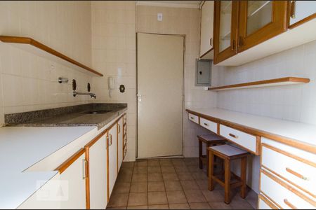 Cozinha de apartamento para alugar com 1 quarto, 62m² em Centro, Campinas