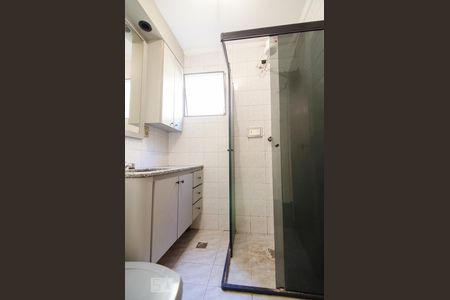 Banheiro de apartamento à venda com 3 quartos, 75m² em Vila Marieta, Campinas