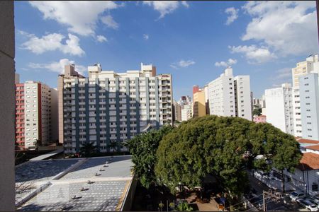 Vista da sacada de apartamento à venda com 1 quarto, 41m² em Vila Itapura, Campinas