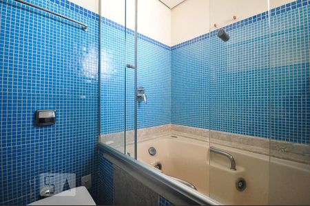 banheiro suíte 1 de apartamento à venda com 3 quartos, 206m² em Vila Suzana, São Paulo