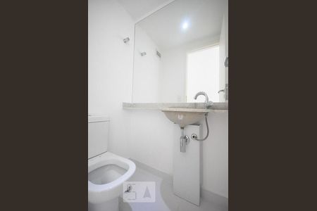 lavabo de apartamento para alugar com 2 quartos, 77m² em Jardim Fonte do Morumbi, São Paulo