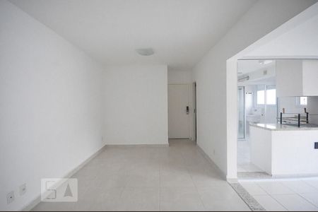 sala de apartamento para alugar com 2 quartos, 77m² em Jardim Fonte do Morumbi, São Paulo