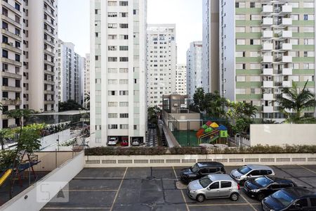 Vista de apartamento à venda com 2 quartos, 59m² em Moema, São Paulo