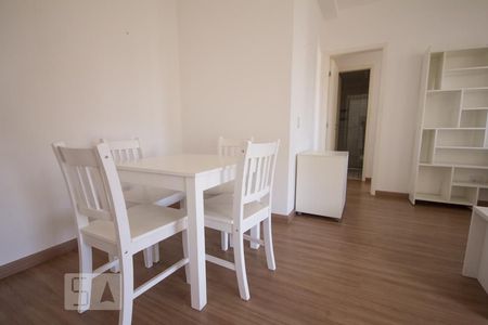 Sala de apartamento para alugar com 1 quarto, 50m² em Centro, Campinas