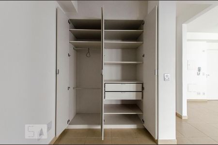Armários embutidos de apartamento para alugar com 1 quarto, 50m² em Alphaville Conde Ii, Barueri
