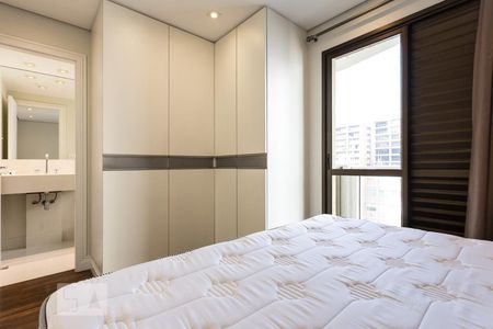 Suíte de apartamento para alugar com 1 quarto, 65m² em Vila Olímpia, São Paulo