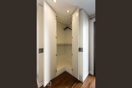 Suíte de apartamento para alugar com 1 quarto, 65m² em Vila Olímpia, São Paulo