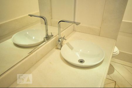 detalhe do lavabo de apartamento à venda com 4 quartos, 480m² em Morumbi, São Paulo