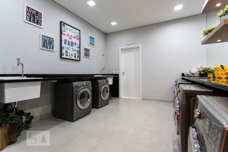 Lavanderia de kitnet/studio para alugar com 1 quarto, 37m² em Vila Cordeiro, São Paulo