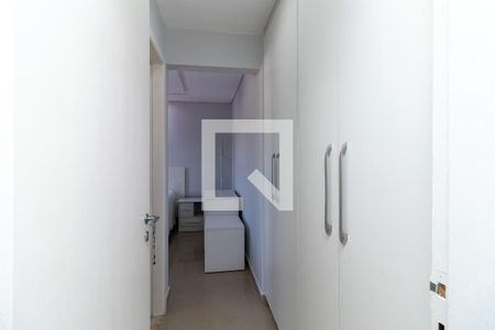 Corredor de apartamento para alugar com 2 quartos, 60m² em Vila Anglo Brasileira, São Paulo