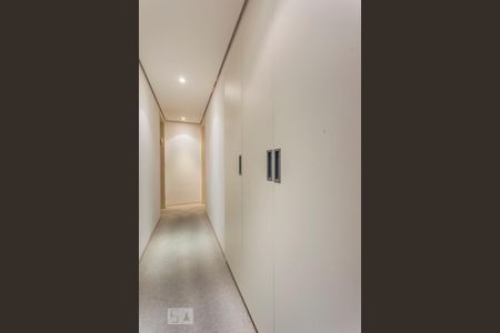 Corredor de apartamento para alugar com 2 quartos, 132m² em Vila Ipojuca, São Paulo