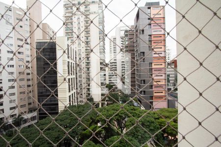 Vista Sala de apartamento à venda com 2 quartos, 96m² em Vila Nova Conceição, São Paulo