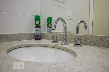 Banheiro detalhe de apartamento à venda com 1 quarto, 34m² em Vila Madalena, São Paulo