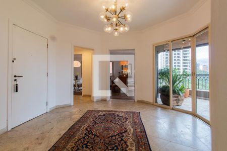 Sala de entrada de apartamento à venda com 4 quartos, 270m² em Vila Suzana, São Paulo
