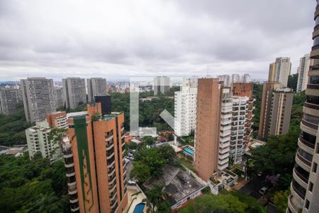 Sala 3 de apartamento à venda com 6 quartos, 270m² em Vila Suzana, São Paulo